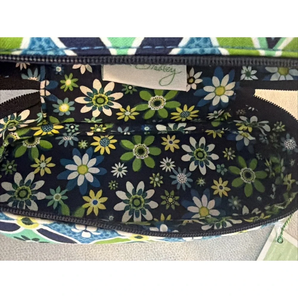 Vera Bradley Daisy Daisy Deep Zippered EYE/SUNGLASS CASE - New with Tag NWT